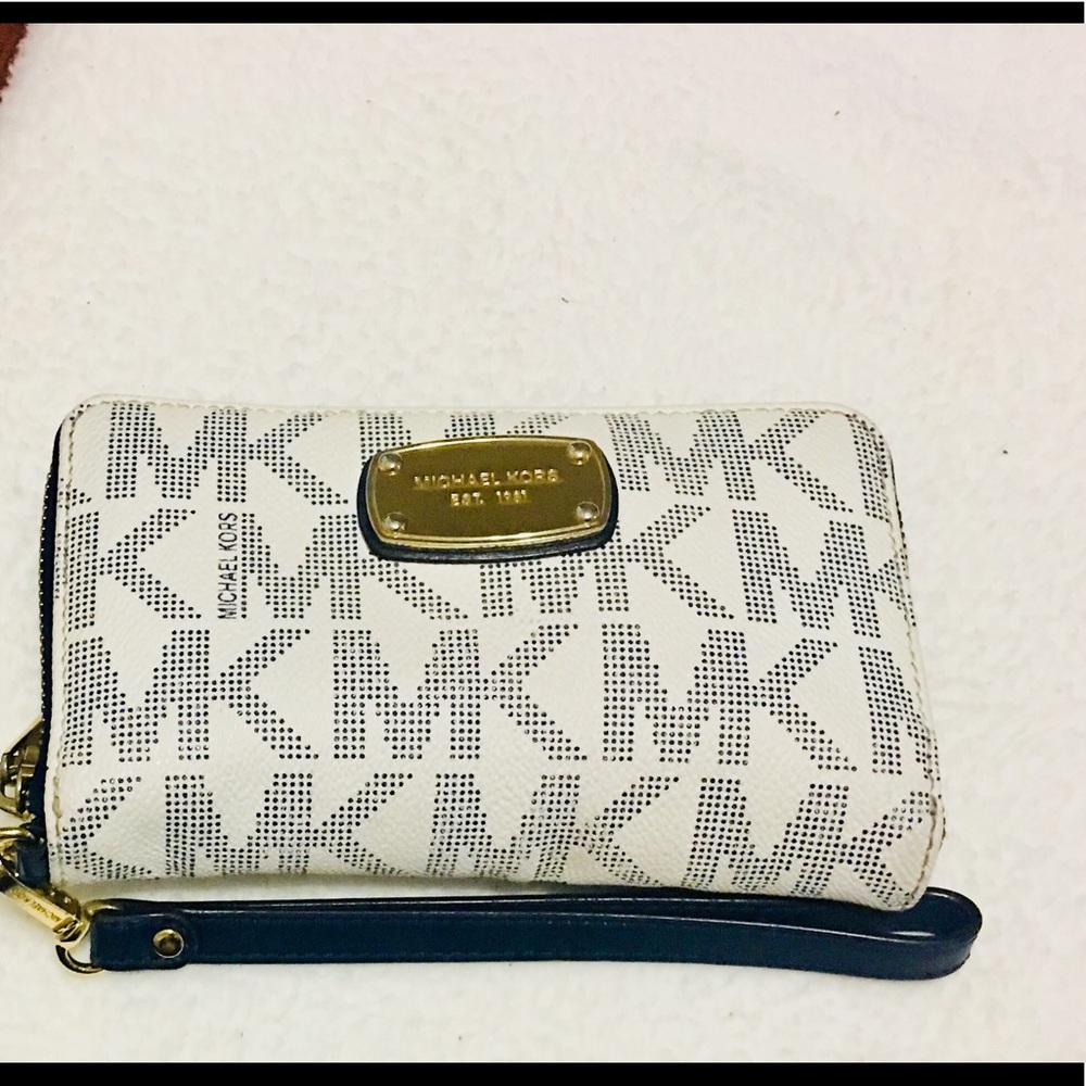 Michael Kors Wristlet